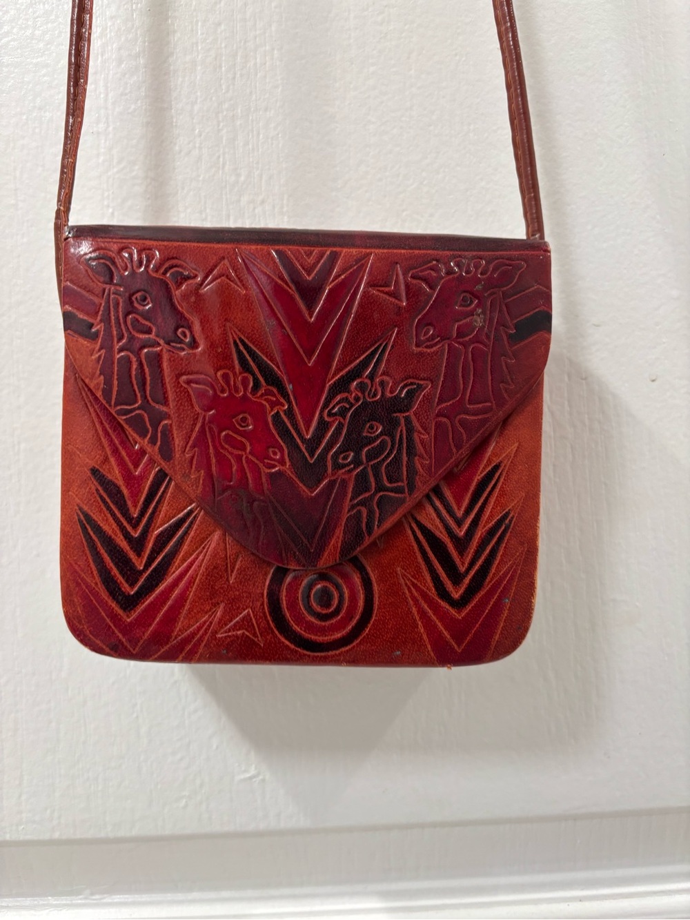 Vintage 80’s Embossed Giraffe Motif Leather Crossbody Bag Deep Red Orange Brown